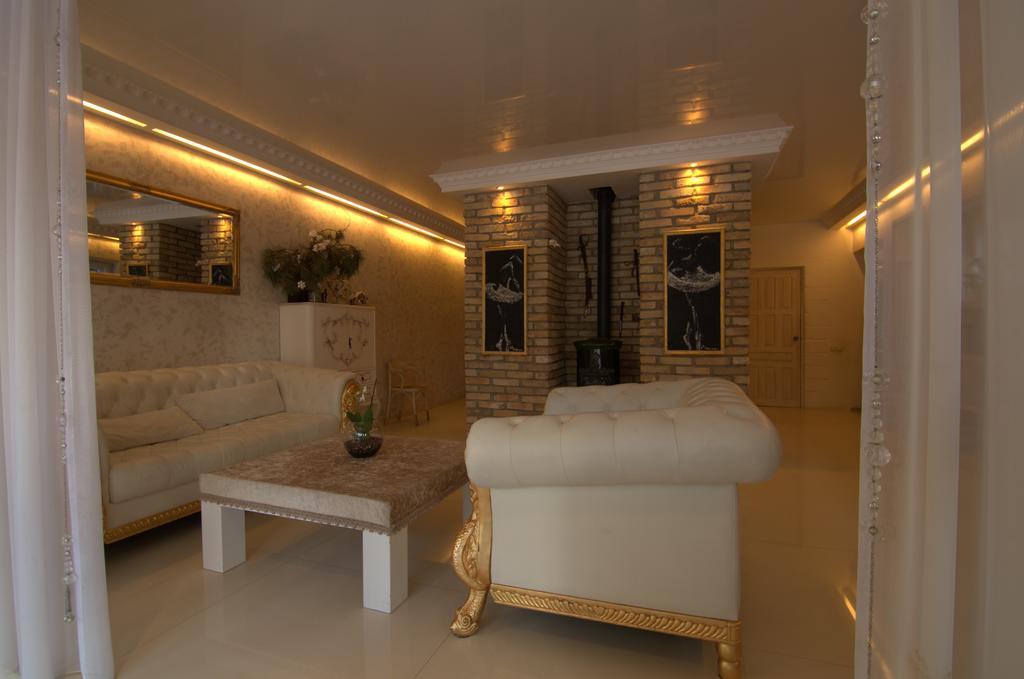 Luxury 3
